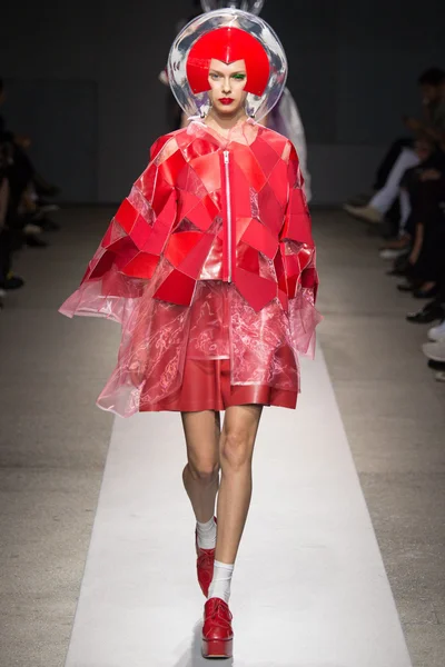 Look 10